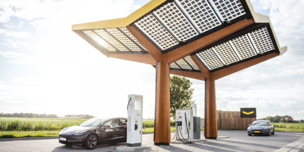 Fastned from Amsterdam secures €30.4 Million in Fresh Bond Issue to expand its Electric Vehicle Fast-Charging Network